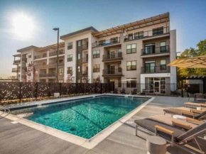 CozySuites Modern 2BR Nora Indianapolis #10